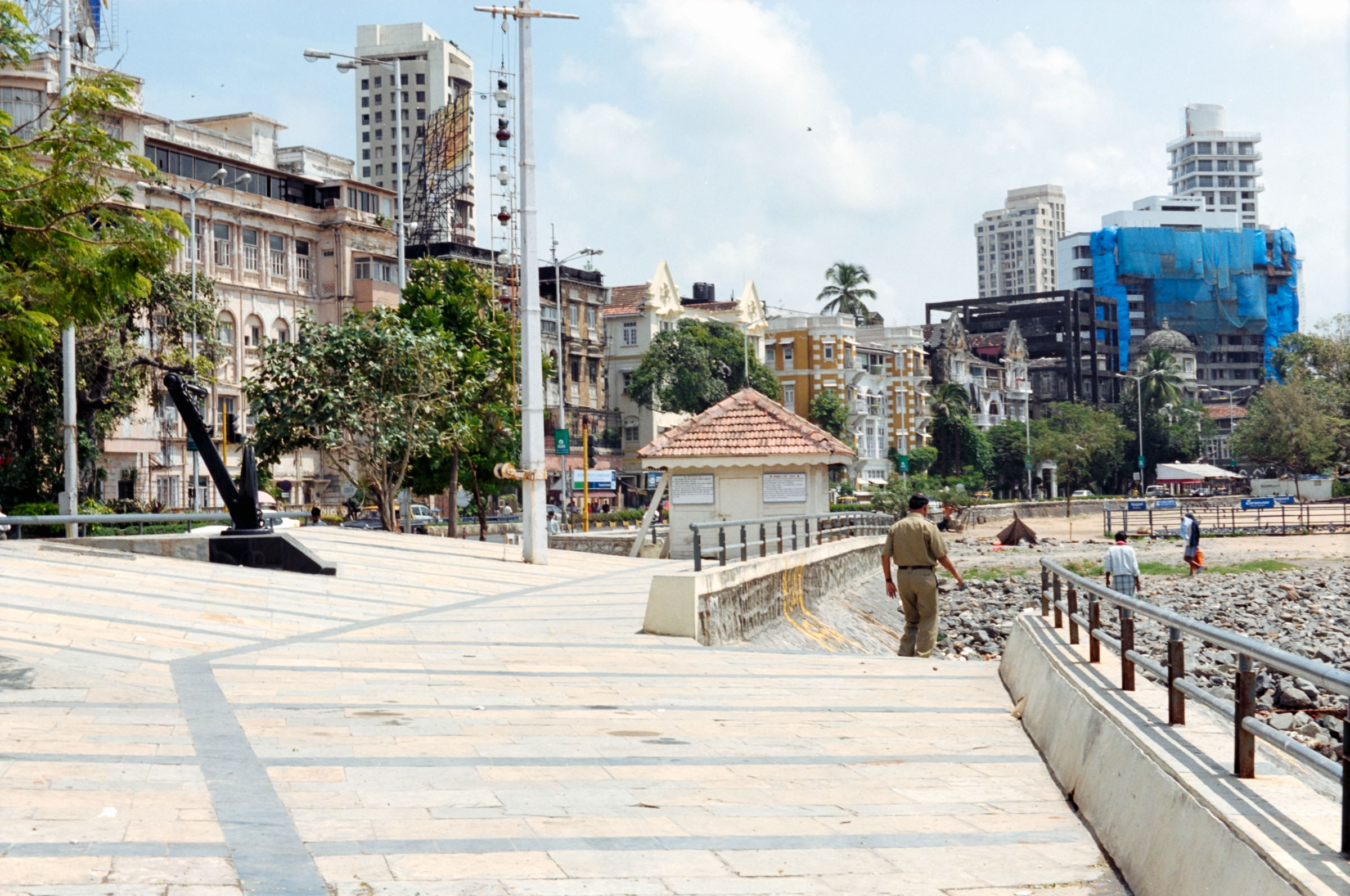 AHP F2004 09 002 sc250526 img17 NLP